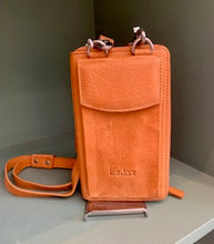 Charger l'image dans la galerie, Pochette téléphone Ange cognac