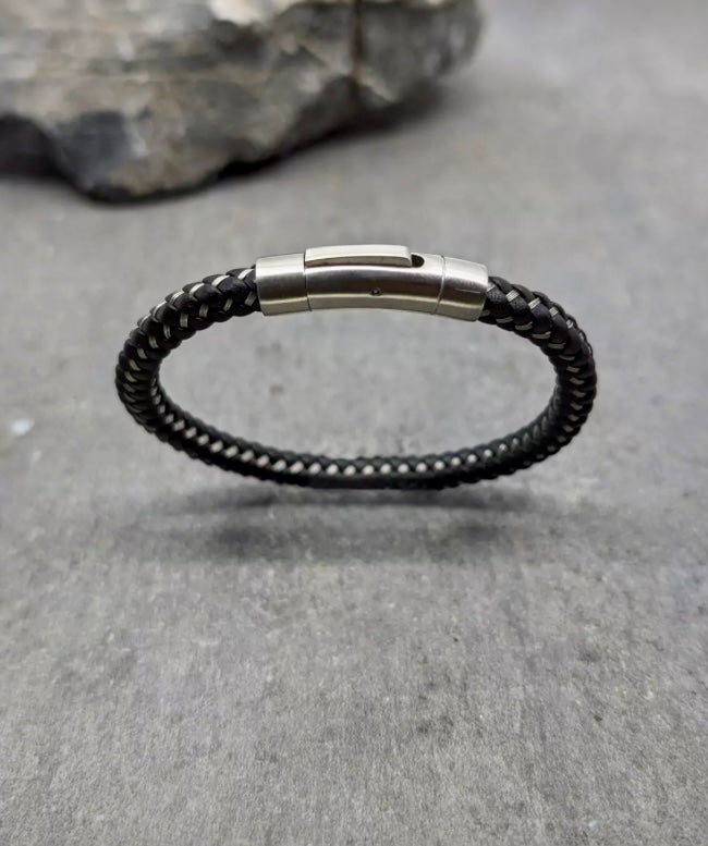 Bracelet cuir rond noir et lien acier