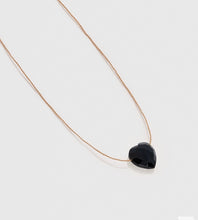 Charger l&#39;image dans la galerie, Collier goutte coeur onyx noir
