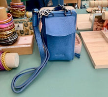 Charger l&#39;image dans la galerie, Pochette téléphone Ange bleu lavande
