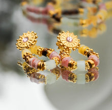 Charger l&#39;image dans la galerie, Boucles d&#39;oreilles heishi oeil de tigre Halima
