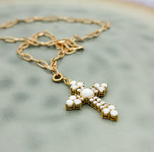 Charger l&#39;image dans la galerie, Collier croix Eve

