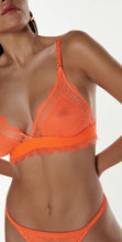 Charger l&#39;image dans la galerie, Bralette Love Lacy orange vif
